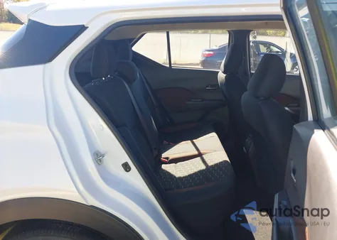 2024 Nissan Kicks Sr Xtronic Cvt z USA, uszkodzony, nr VIN 3N1CP5DV1RL552279